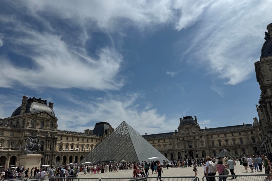 NEMIRI U FRANCUSKOJ PRENIJELI SE I NA LOUVRE: Studenti blokirali ulaze u jedan od najpoznatijih muzeja svijeta...