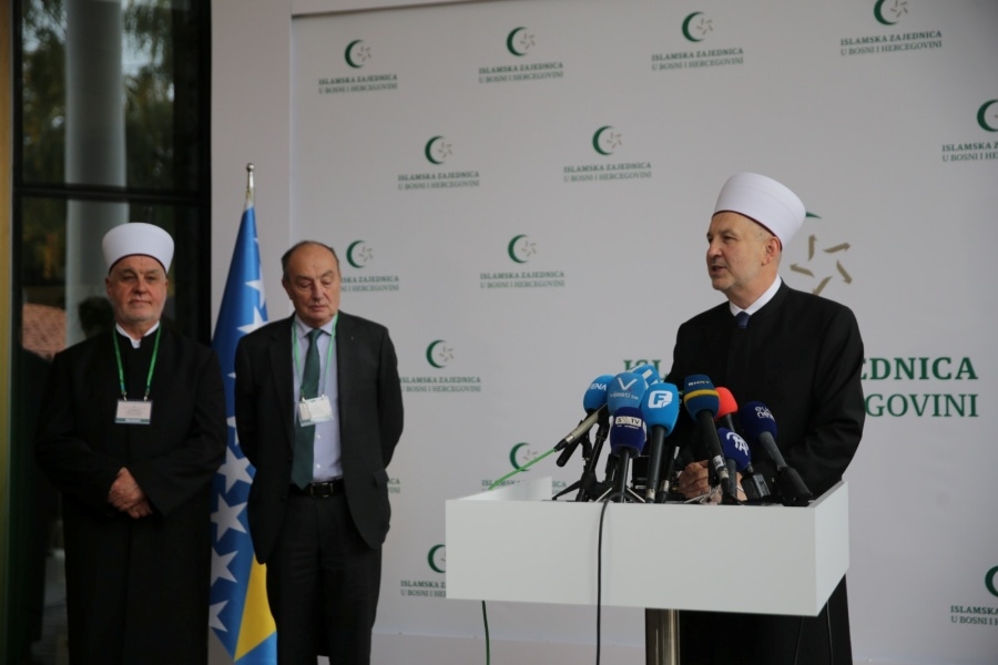 EDHEM BIČAKČIĆ NAKON IZBORA NOVOG REISUL-ULEME: 'Bosna i Hercegovina je na razmeđu civilizacija, Grabus ima iskustvo i Istoka i Zapada'