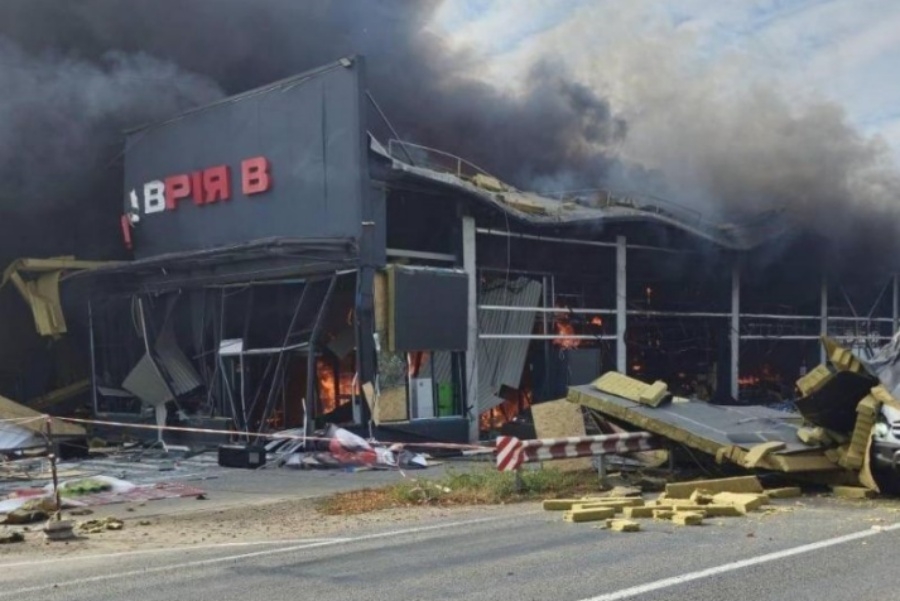DRAMATIČAN SNIMAK IZ UKRAJINE: Ruski dron Šahid pogodio supermarket, Zelenski poslao oštru poruku Washingtonu (VIDEO)