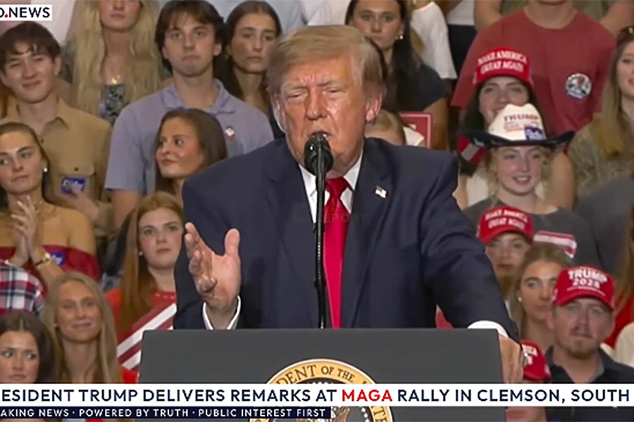 JEDNA OD NAJLUĐIH IDEJA IKADA: Donald Trump nazvao Google, želio je promijeniti ime okeana...