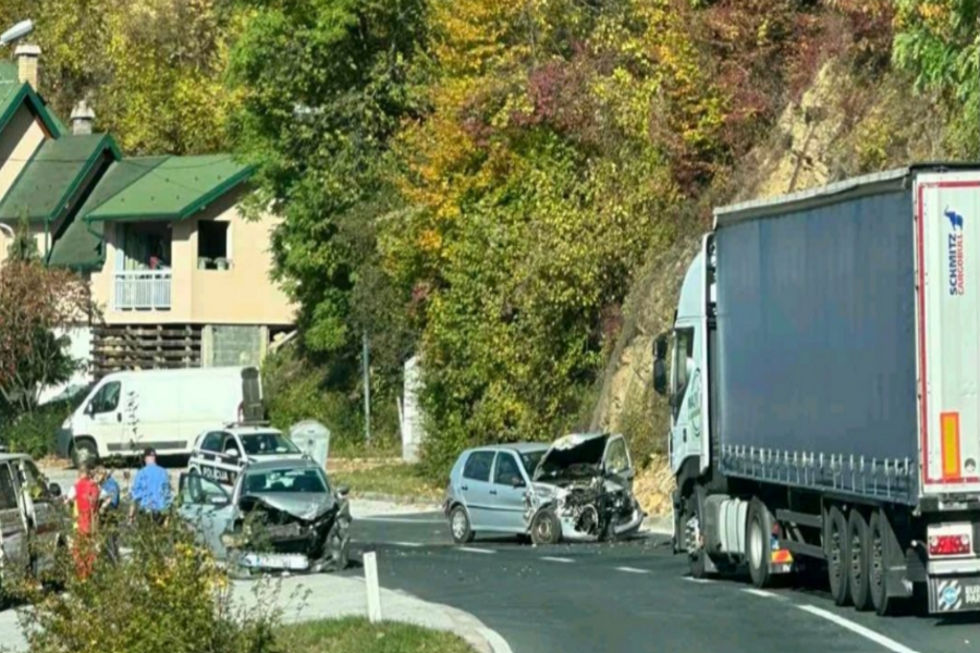 STRAVIČNA NESREĆA U BLIZINI SARAJEVA: Dvije osobe prevezene na KUM