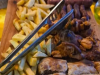 ĆEVAPI I BUREK USRED AFRIKE: Edo i Stanislav otvorili restoran, a Kenijci lude za ovim specijalitetom