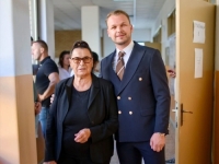 STANIVUKOVIĆ NA GLASANJE STIGAO S BAKOM GOSPOM: 'Naša tradicija je recept za uspjeh'
