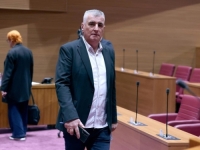HAOS I SKANDAL U HRVATSKOM SABORU: Miro Bulj izbačen iz sale nakon žestokog okršaja s Pupovcem i Šimpragom, spominjao i patrijarha Porfirija!