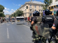 DRAMATIČNO OGLAŠAVANJE SRBIJANSKIH AKTIVISTA:  Policija nam upada u stanove, privode Srđana Ilića