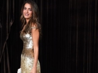 AMAL CLOONEY ZABLISTALA U LONDONU: Nova frizura inspirisana legendarnim divama ukrala svu pažnju! (FOTO)