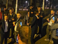 ANA BRNABIĆ IZGUBILA ŽIVCE NA ULICI: Svađala se sa građanima Beograda - 'Ko je pi**a? Gazite, bre! Gazite' (VIDEO)