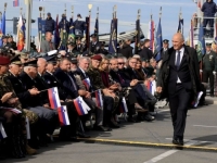 POTPUNI HAOS NA PROSLAVI U SLOVENIJI: Janšu izviždali, policija intervenirala zbog demonstranata (VIDEO)