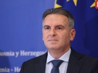 SMAJIĆ ŽESTOKO O SMJENI FARUKA ĐOZIĆA: 'Nijedan pedalj Bosne i Hercegovine ne smije biti mjesto u kojem se negiranje genocida toleriše'