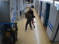OBJAVLJEN UZNEMIRUJUĆI VIDEO: Bivši policajac premlatio 40 godina mlađu medicinsku sestru