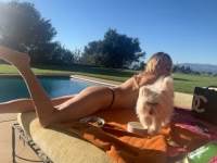 'U LA-U JE VRUĆE': Heidi Klum (53) zapalila mreže fotkom u toplesu i tangama pored bazena... (FOTO)