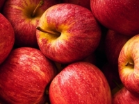 JABUKU JE NAJBOLJE JESTI NA OVAJ NAČIN: Nutricionisti otkrili šta pojačava njene blagotvorne učinke...