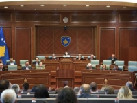 BURNO U PRIŠTINI: U posljednji tren izbjegnuti prijevremeni izbori...