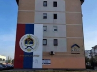 SDA NAKON HAPŠENJA SARAJLIJE ZBOG MURALA U LUKAVICI PROZVALA MUP KS: 'Važe li isti zakoni i aršini za sve? Šta je s muralima Mladiću?'