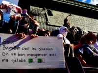 PORUKA SA SNAPCHATA POSTALA NESLUŽBENI SLOGAN PROTESTA U FRANCUSKOJ: Šta znači 'Bismillah, c'est les ténèbres'