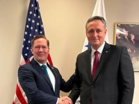 'SLJEDEĆI PUT MORAM PONIJETI STOLICU': Američki ambasador pri UN-u Mike Waltz našalio se nakon fotografije s Bećirovićem