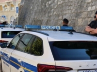 KAKAV ŠOU: Policija prekinula koncert benda koji svira pjesme EKV-a, evo šta je razlog!