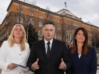 PLATE KAO U ZAPADNOJ EVROPI: Članovima Predsjedništva BiH blizu 10.000 KM, ministrima i parlamentarcima oko...