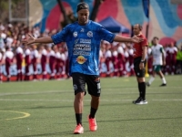 RONALDINHO SE VRAĆA U 47. GODINI: Poznat datum debija za Ravennu, a navijači već zbijaju šale – 'Pauze za hidrataciju bit će čips i pivo...'