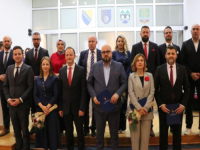 BIRAČI BRUTALNO KAZNILI VLADU KS: Premijer doživio fijasko, samo jedan ministar preživio sud naroda sa 57% glasova liste