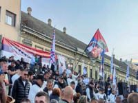 MUZIKA, HRANA I ZASTAVE SA RATNIM ZLOČINCEM: Novi Sad pod opsadom autobusa i traktora zbog predizbornog mitinga Aleksandra Vučića