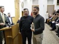 LIJEPA PRIČA IZ SARAJEVA: Dodijeljene 244 stipendije učenicima i studentima iz BiH i Sandžaka (FOTO)
