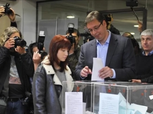 VUČIĆ HOĆE ZA PREMIJERA: Evo ko su mogući kandidati za predsjednika Srbije