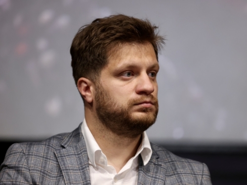 ČENGIĆ KRITIČAN PREMA STRANCI: 'Tri najveće stranke u FBiH trebaju otvoriti razgovore, SDP je svakako principe izdao kada je otišao sa SNSD-om i HDZ-om'