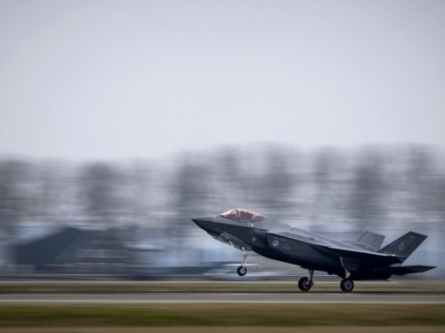KOME AMERIKANCI PRAVE SVOJE NAJMOĆNIJE ORUŽJE: Nepoznata zemlja dala miljune za vlastitu verziju F-35
