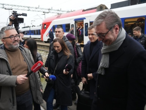 KO JE DRAGAN J. VUČIĆEVIĆ: Od samoproglašenog antikomuniste i kandidata za predsjednika SRJ do Vučićevog najvjernijeg medijskog saveznika