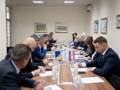 HNS UTVRDIO POLITIČKE PRIORITETE NAKON IZBORA: Traže što hitnije formiranje vlasti u BiH