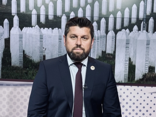ĆAMIL DURAKOVIĆ OBJAVIO VIDEO-PORUKU: 'Sretno ti bilo, divna ženo...'