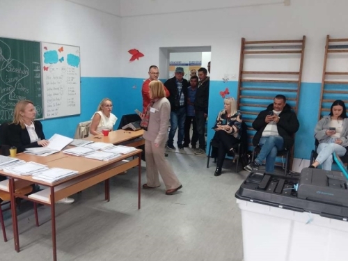 KRAJ GLASANJA U BRČKOM: Nakon velikog propusta sa materijalom, evo kakva je bila izlaznost u Bukviku!