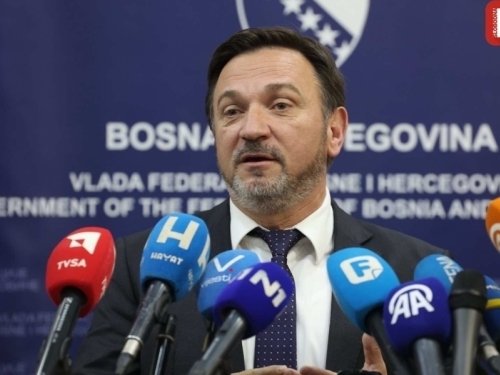 MINISTAR IZNIO BROJKE O NERADNOJ NEDJELJI I PORUČIO ZAHIRAGIĆU: 'To je bahato ponašanje'