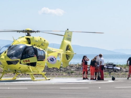 STRAVIČNA NESREĆA: Filter bazena usisao kosu djevojčice, helikopterom prebačena u bolnicu...