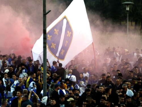 ZENICA NA NOGAMA, DŽEKO PRED OPROŠTAJEM: BHFanaticosi napravili uvertiru za spektakl na Bilinom polju (FOTO, VIDEO)