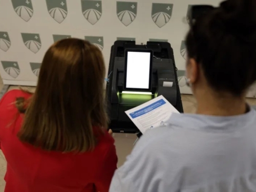 SKENERIMA I BIOMETRIJOM PROTIV IZBORNIH KRAĐA: Može li tehnologija sutra srušiti crnu statistiku prethodnih izbornih godina?