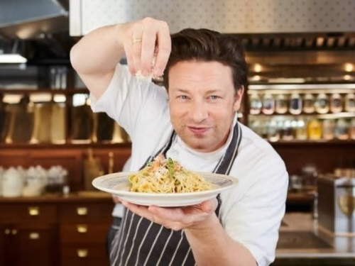 JEZIVE TVRDNJE NAJPOZNATIJEG SVJETSKOG KUHARA: Jamie Oliver dokazao da hrana u McDonald'su nije za ljudsku ishranu i da je toksična