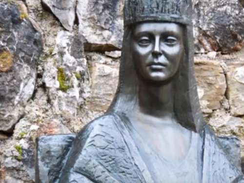 NAJPOZNATIJA BOSANKA ZA KOJOM ŽENE I DANAS ŽALE: Supruga su joj smaknuli, djecu oteli, a ona je umrla prognana, daleko od svoje rodne grude…