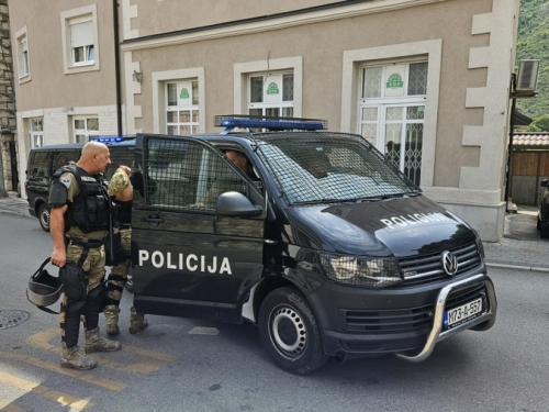 SKANDAL U MUP-u HNK: Bivši zamjenik komesara i glavni inspektor pao sa 150 kilograma švercovanog duhana
