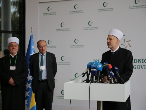 EDHEM BIČAKČIĆ NAKON IZBORA NOVOG REISUL-ULEME: 'Bosna i Hercegovina je na razmeđu civilizacija, Grabus ima iskustvo i Istoka i Zapada'