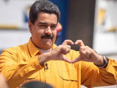 'U POTPUNOSTI ODBACUJEM OVAJ DOKUMENT': Svrgnuti Maduro i supruga u okovima dovedeni pred sudiju na Manhattanu