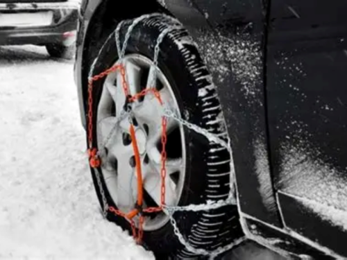 VAŽNO UPOZORENJE ZA VOZAČE U BiH: Od 1. novembra stupaju na snagu nova pravila, pogledajte kolike su kazne i šta morate imati u automobilu