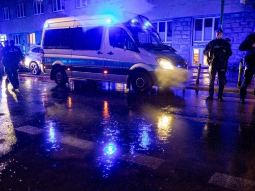 DRAMA NA ISTOKU EVROPE: Policija upala u Ustavni sud, predsjednik okrenuo avion