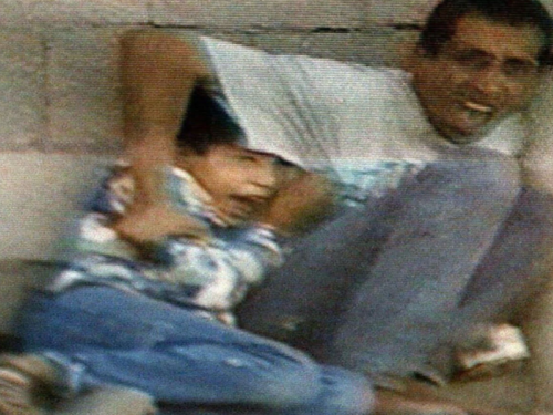 SLIKA KOJA JE RASPLAKALA SVIJET: Posljednji trenuci malog Muhameda i očajnički krik oca koji ga nije uspio spasiti