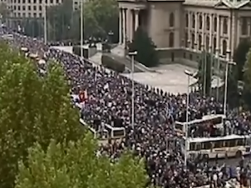 HISTORIJSKI PREOKRET KOJI JE UZDRMAO BALKAN: 26 godina od masovnih protesta i pada Slobodana Miloševića