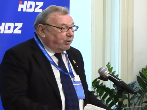 JEDAN OD TVORACA HRVATSKOG USTAVA OŠTRO PO VUČIĆU: 'On je srpski fašist, moramo se pripremati i na mogući sukob'
