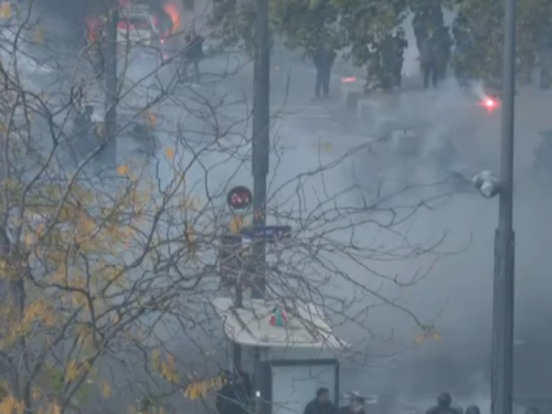 HAOS U FRANCUSKOJ: U sukobu policije i demonstranata privedeno 166 osoba (FOTO/VIDEO)