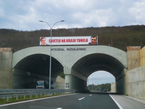 'SVJETLO NA KRAJU TUNELA': Vučić i Dodik na fotografiji kojoj je politika promijenila značenje