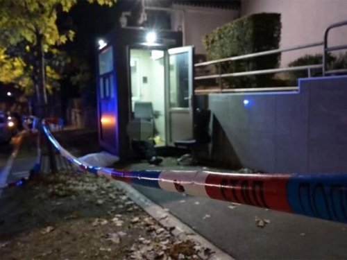 NEPOSREDNO NAKON INCIDENTA: Uhapšeni majka i očuh napadača na žandara u Beogradu